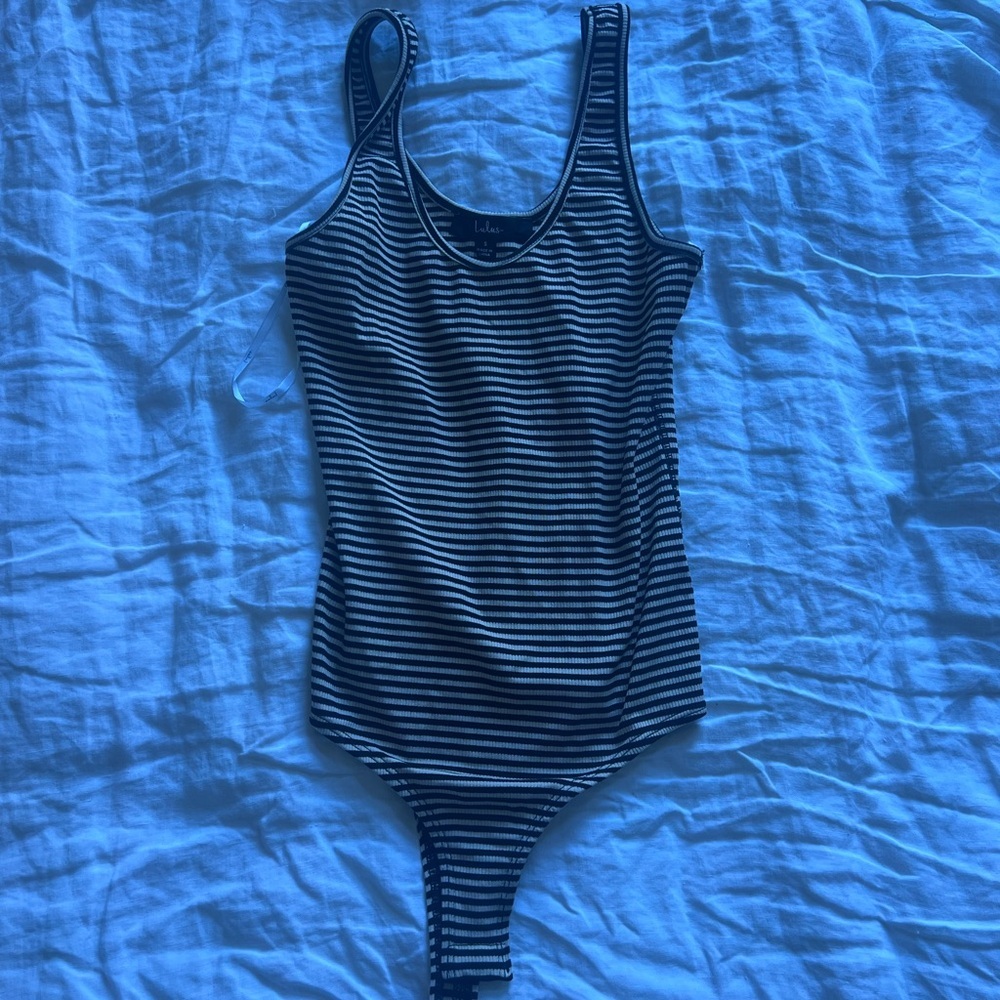 NWT Lulus Keep It Classic Black And White Striped V-neck Bodysuit Size S - Picture 4 of 6